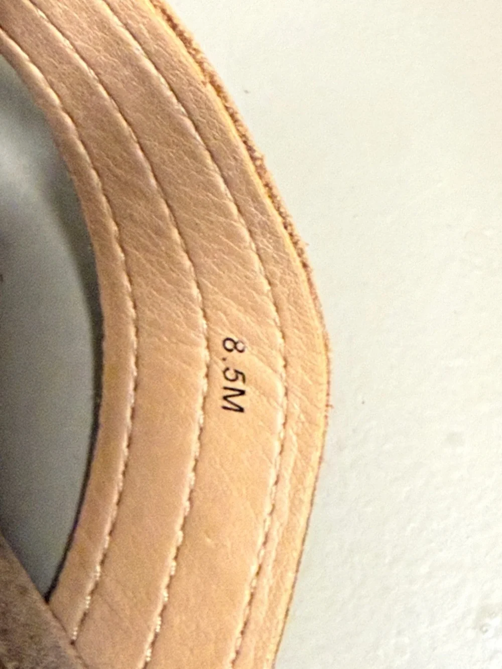 Vionic comfortable tan